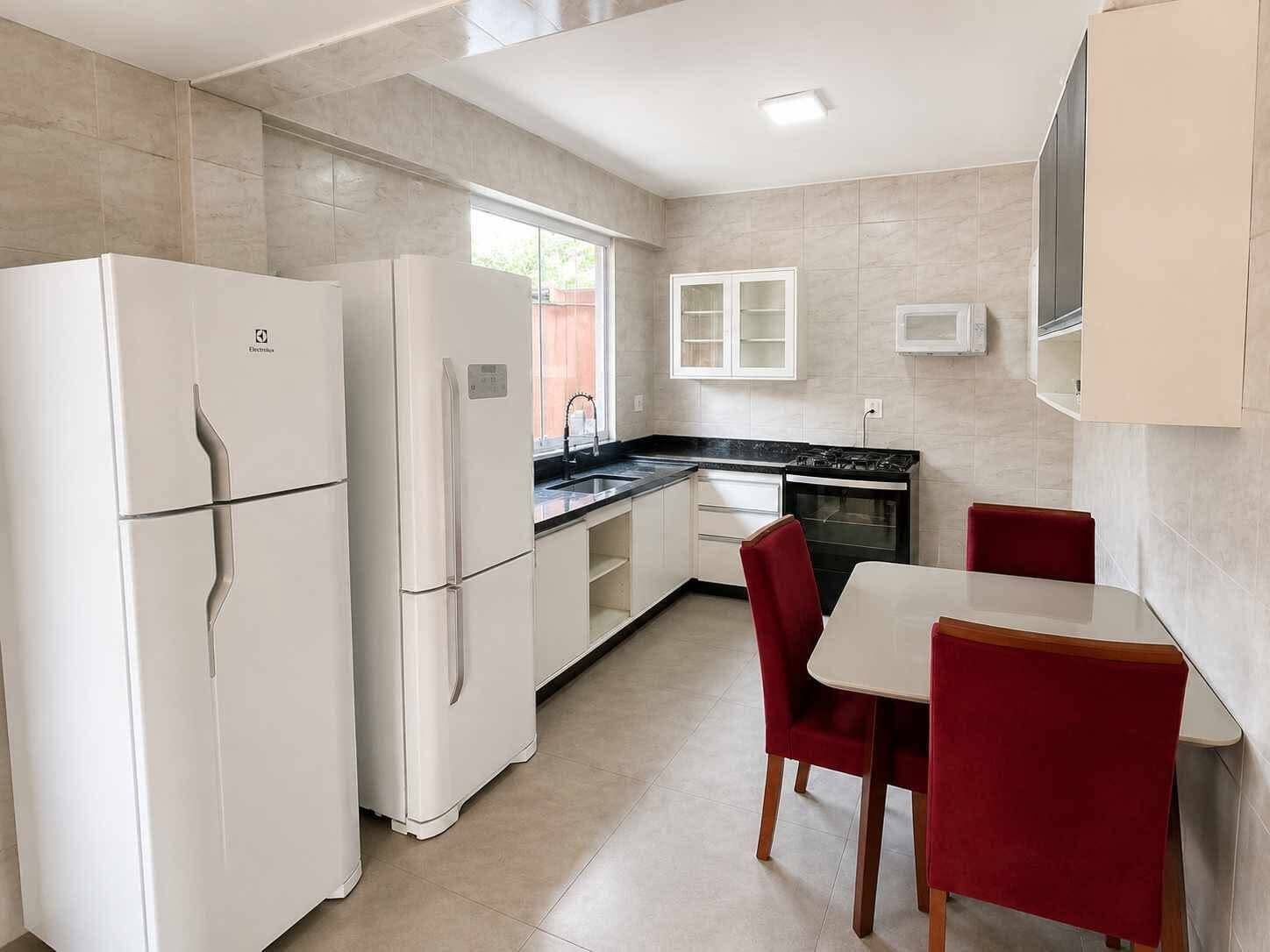 Casa, 5 quartos, 230 m² - Foto 4
